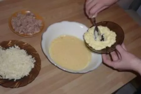 Омлет с тунцом: шаг 1
