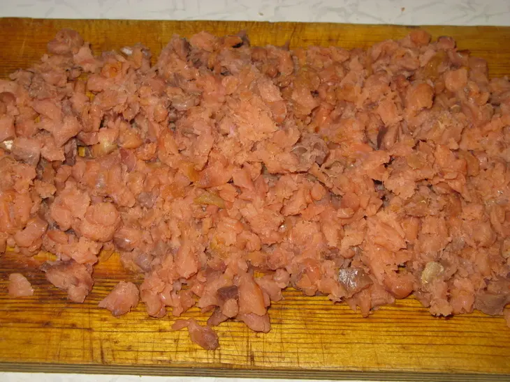 Биточки из копченой горбуши со шпинатом и грибами: шаг 2