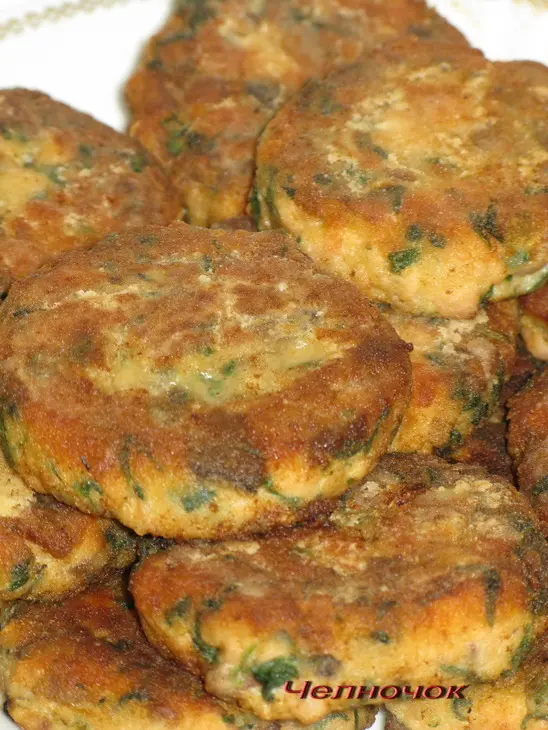 Биточки из копченой горбуши со шпинатом и грибами: шаг 8