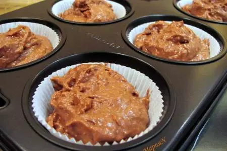 Банановые  кексы с шоколадом и орехами.: шаг 2