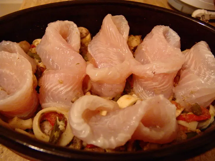 Скоро новый год-рыба запеченая с овощами: шаг 7