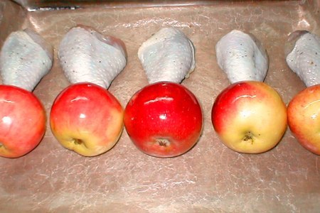 Куриные  ножки  с  печеными  яблоками: шаг 2