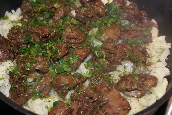 "запеканка" из цветной капусты и куриной печени: шаг 3