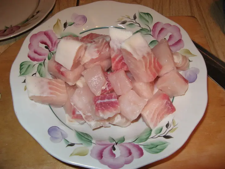 Запеченая картошка с рыбой: шаг 1