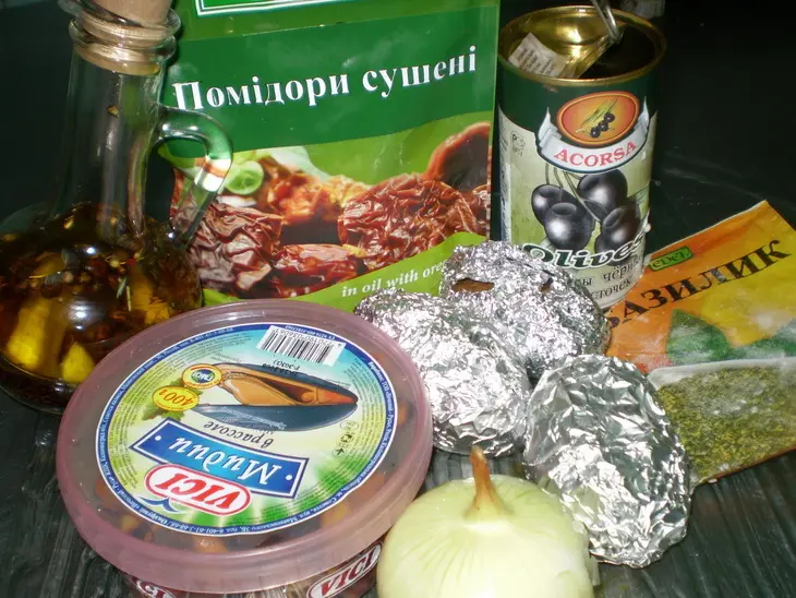 Картофельный салатик с мидиями: шаг 1