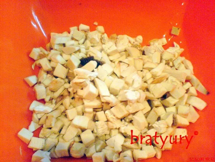 Шампиньоны фаршированные и картофель, печёные в пакете, с соусом "шрирача": шаг 3
