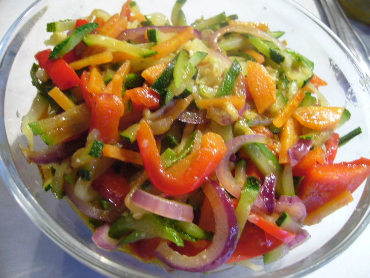 Горячий  восточный салат с цукини: шаг 3