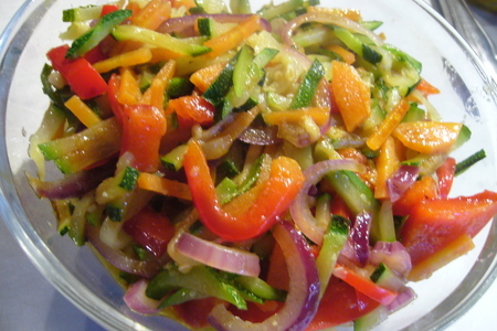 Горячий  восточный салат с цукини: шаг 3