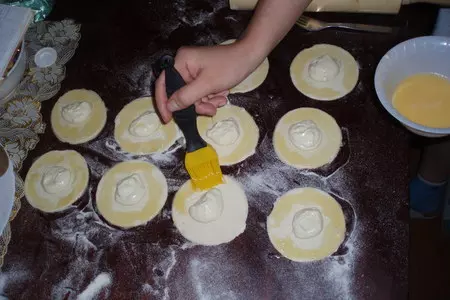 Слойка с мясной и грибной начинкой: шаг 5