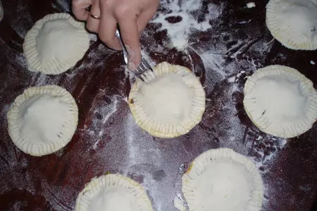 Слойка с мясной и грибной начинкой: шаг 7