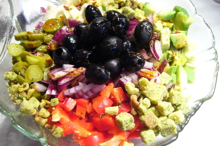 Зимний  салат с авoкадо „больше крaсок“: шаг 1