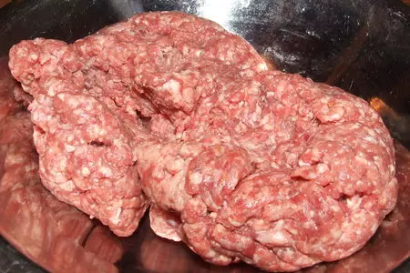 Рулет с начинкой из порея, сыра, молодого кабачка, обернутый в бекон и запеченый в духовке: шаг 2