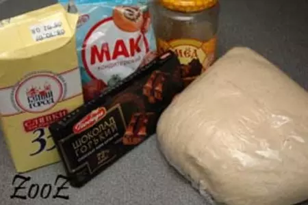 Булочка с маком в шоколадной глазури: шаг 1