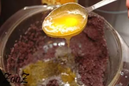 Булочка с маком в шоколадной глазури: шаг 2