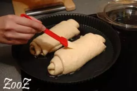 Булочка с маком в шоколадной глазури: шаг 5