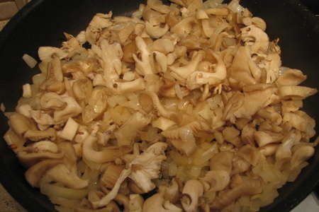 Курица с грибами в сметанном соусе: шаг 4