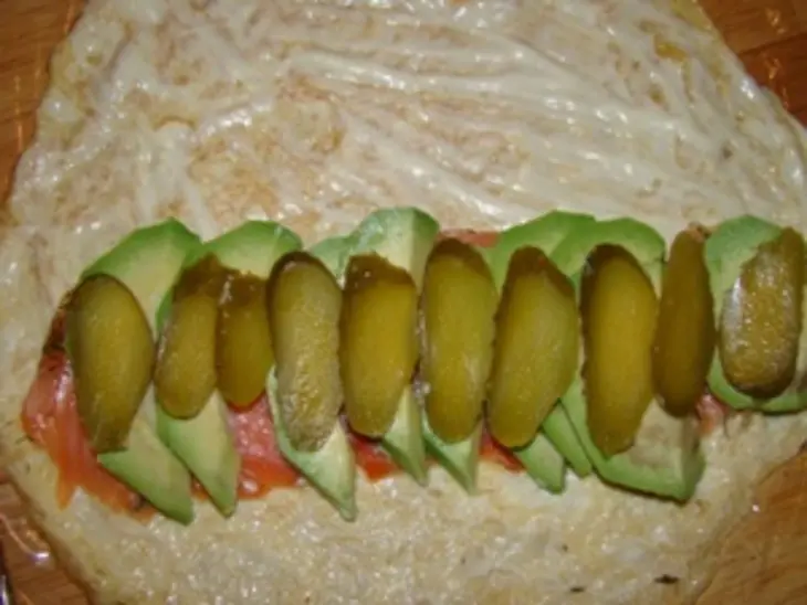 Роллы с раковыми шейками: шаг 1