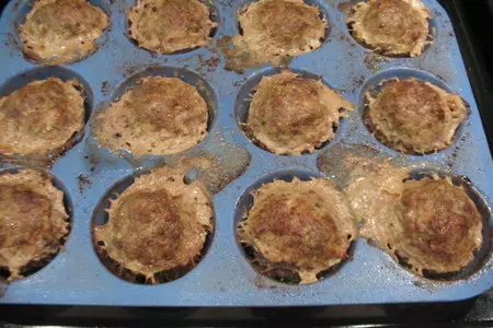 Мясные "маффины" с начинкой: шаг 4