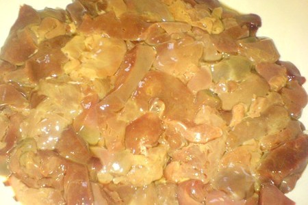 Индюшиная печень с коньяком, черносливом и яблоками: шаг 1