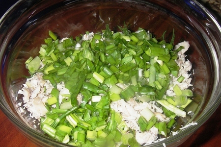 Куриный салат с опятами и заправкой из козьего сыра: шаг 3