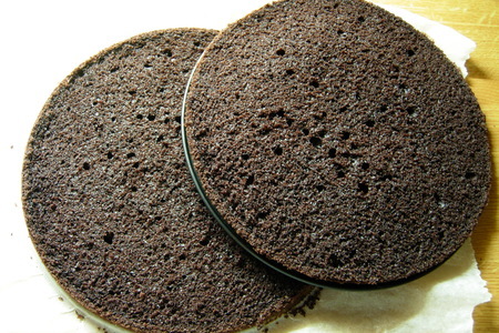 Шоколадно-банановый торт с ореховым кремом: шаг 4