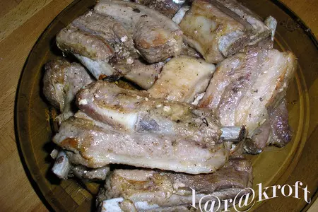 Свиная грудинка в луково-брынзовом соусе: шаг 1
