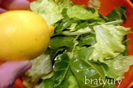 Салат и шпинат с кунжутом и арахисовым маслом: шаг 3