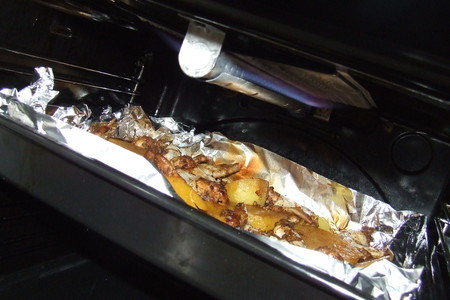 Куриные крылья  в остром маринаде приготовленные с картошкой: шаг 3