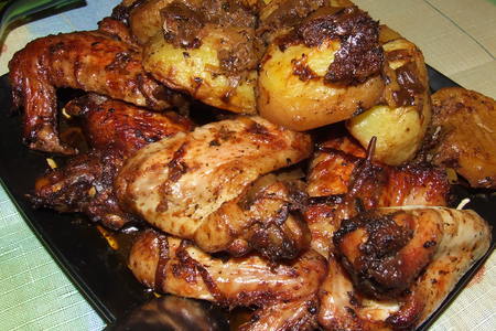 Куриные крылья  в остром маринаде приготовленные с картошкой: шаг 5