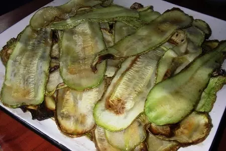 Тилапия запеченная с кабачками и соусом из айвы: шаг 4