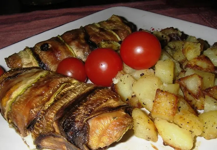 Тилапия запеченная с кабачками и соусом из айвы: шаг 8