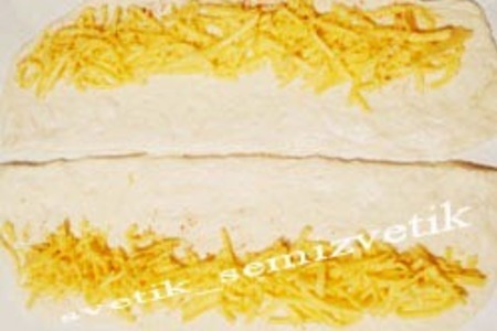 Пикантный белый хлебушек с сыром: шаг 1