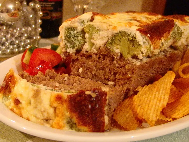 Скоро новый год-мясной хлеб с топпингом из брокколи: шаг 4
