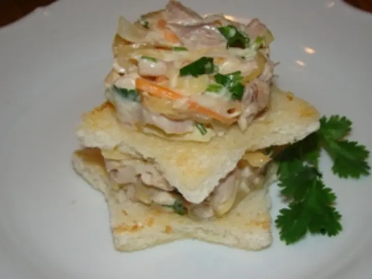 Куриный салат с крутонами: шаг 3