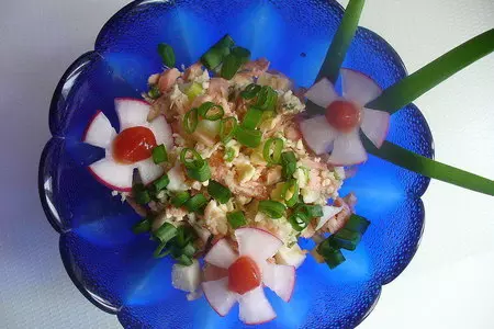 Салат с копченой горбушой: шаг 3