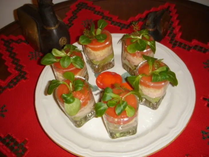 Веррины с  авокадо,  красной рыбой и томатным муссом: шаг 1