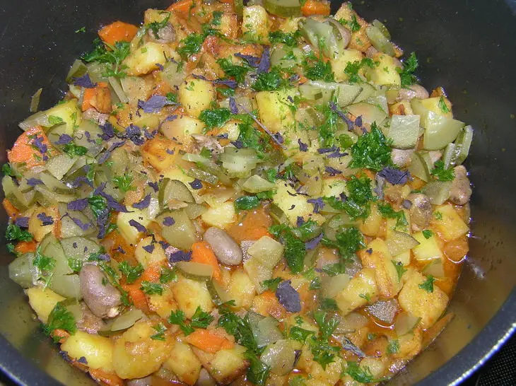 Азу по татарски с сердечками: шаг 4