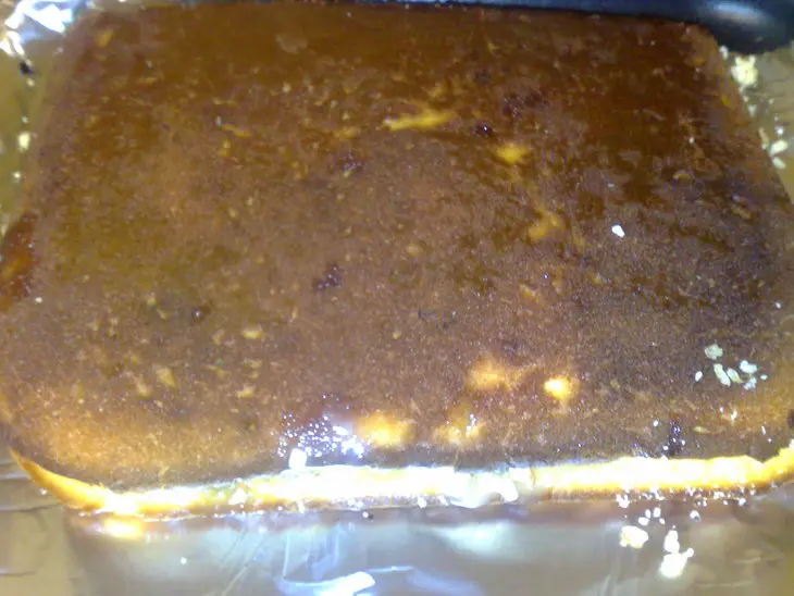 Пироженое в шоколадной глазури с орехами и изюмом: шаг 4