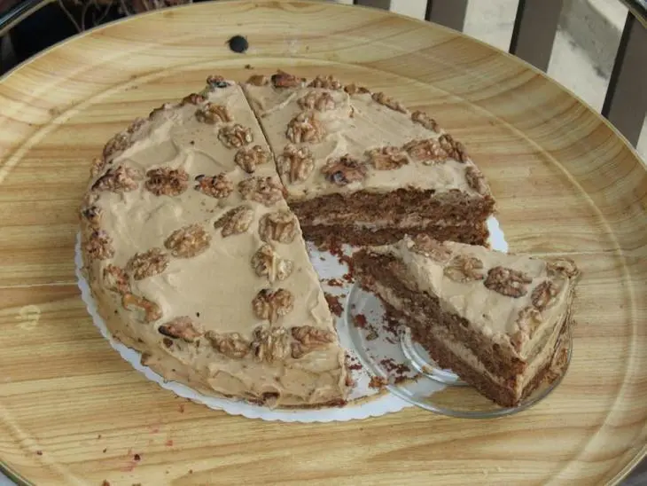 Кофейный торт с грецкими орехами: шаг 1
