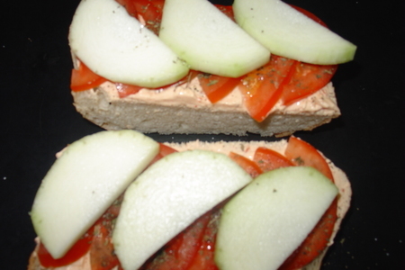 Завтрак:  багетт, запеченный с помидорами и кольраби: шаг 2