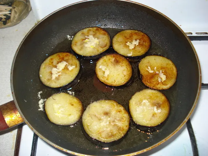 Закуска "сороконожка": шаг 2
