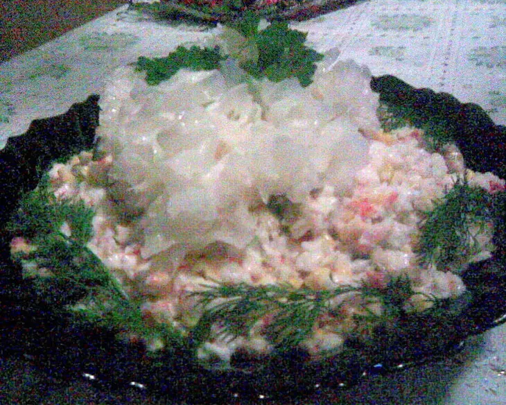 Постный салат с грибами и крабовыми палочками: шаг 4