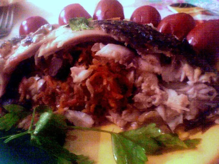 Карп  запеченный с овощами и грибами: шаг 8