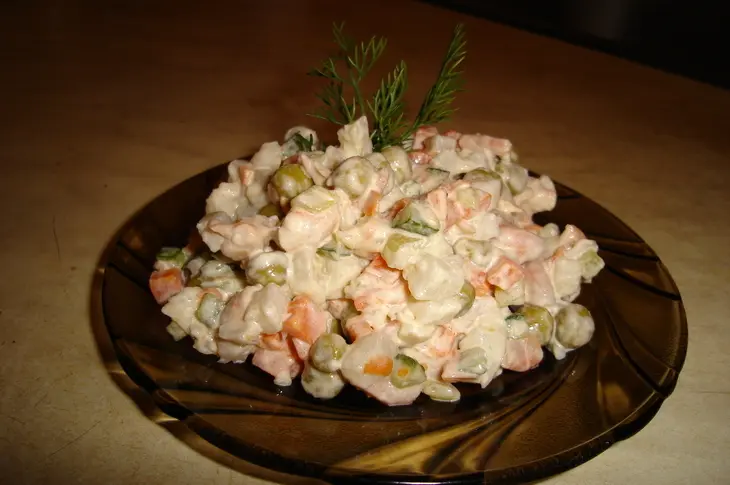 Салат из креветок с овощами: шаг 1
