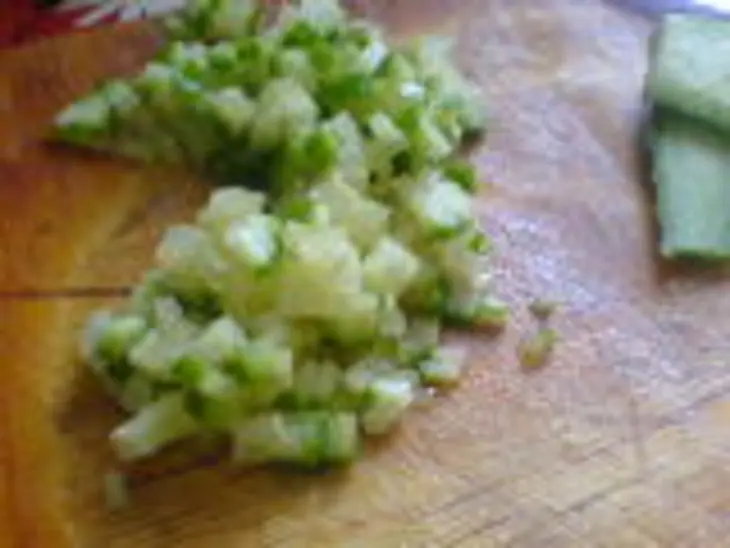 Салат из морепродуктов: шаг 2