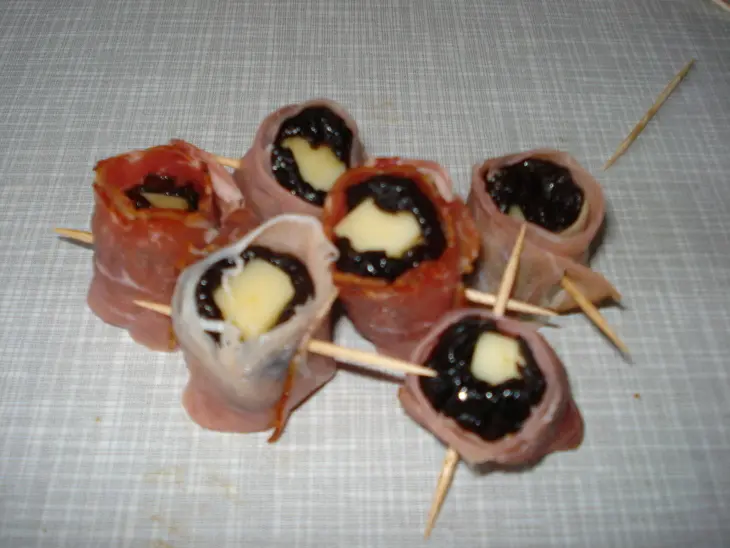 Чернослив,запечённый с беконом и сыром: шаг 5