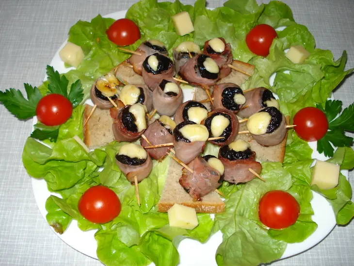 Чернослив,запечённый с беконом и сыром: шаг 8