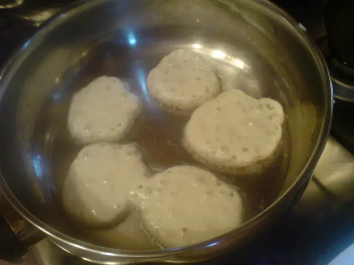 Оладушки с мясом криля: шаг 2