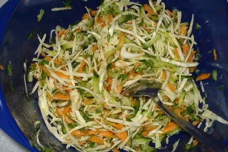 Салат"капустник"быстрый и вкусный: шаг 7