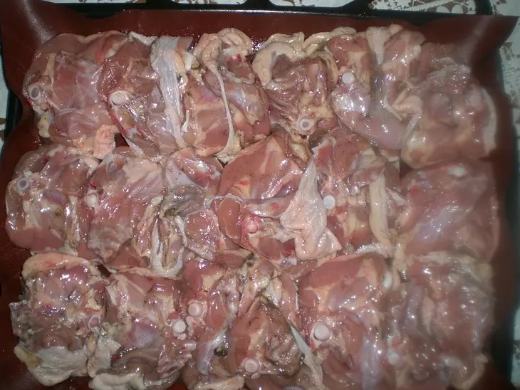 Запеченные бедрышки с ананасом и сыром: шаг 1